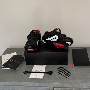 Peloton Cycling Shoes EU 40 Womens 9 / Mens 7 w/ Cleats,Tool Kit & Original Box
